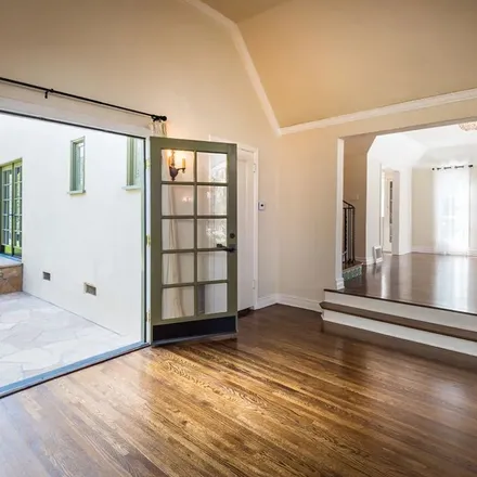 Rent this 4 bed apartment on 2376 Marguerita Avenue in Santa Monica, CA 90402
