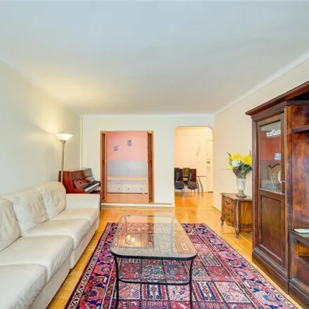 Image 9 - 99-21 67th Road, New York, NY 11375, USA - Apartment for sale