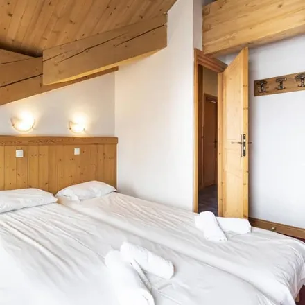 Rent this 3 bed apartment on 73440 Val Thorens