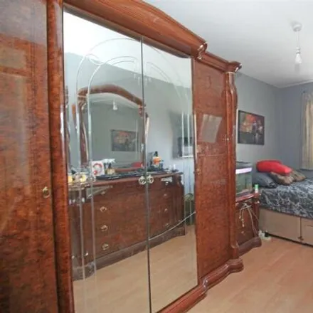 Image 7 - Rennison Close, Cheshunt, EN7 6TZ, United Kingdom - Duplex for sale