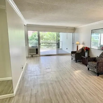 Buy this 2 bed condo on 469 Ena Road in Honolulu, HI 96815