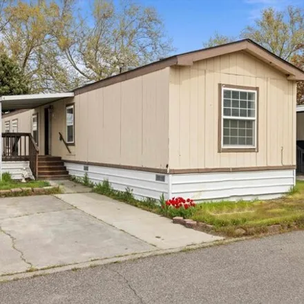 Buy this studio apartment on E Court in Richland, WA 99354