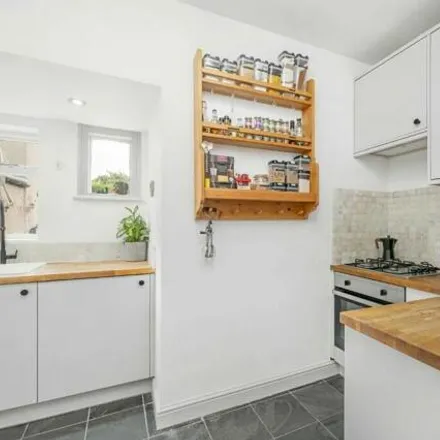 Image 4 - 109 Goodrich Road, London, SE22 0ER, United Kingdom - Apartment for sale