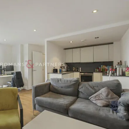 Rent this 3 bed room on Caspian Wharf in 1-3 Yeo Street, London