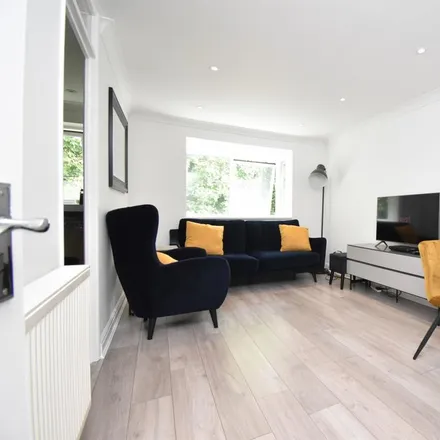 Rent this 1 bed apartment on Heathdene Drive in London, DA17 6HZ