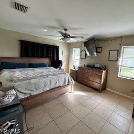 Image 5 - 1823 Southeast 11th Avenue, Cape Coral, FL 33990, USA - House for rent