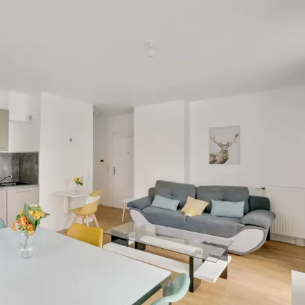 Rent this 3 bed apartment on 280 Boulevard des Provinces Françaises in 92000 Nanterre, France