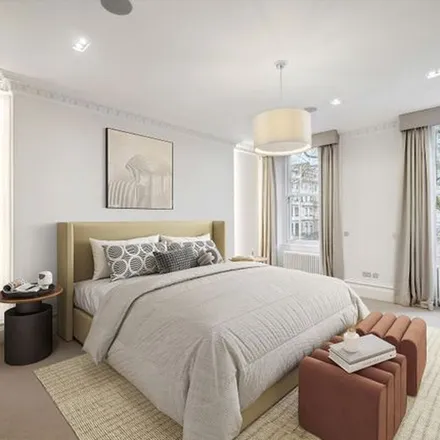 Rent this 3 bed apartment on 34 Ennismore Gardens in London, SW7 1AF