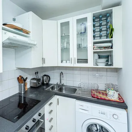 Image 3 - Holland & Barrett, 39-41 Deanhaugh Street, City of Edinburgh, EH4 1LR, United Kingdom - Apartment for rent