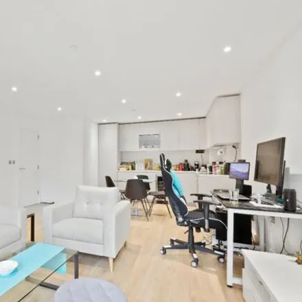 Image 1 - Celeste House, Aerodrome Road, London, NW9 5GW, United Kingdom - Room for rent