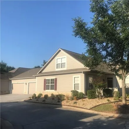 Rent this 3 bed condo on 2100 West New Hope Road in Rogers, AR 72758