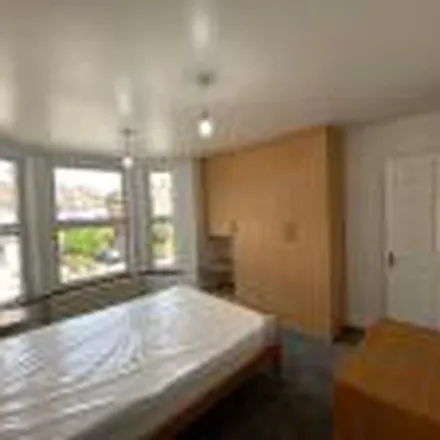 Rent this 3 bed apartment on 89 Granville Road in London, SW18 5SF