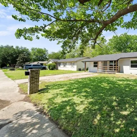 Buy this 4 bed house on 2523 Klondike Dr in Dallas, Texas