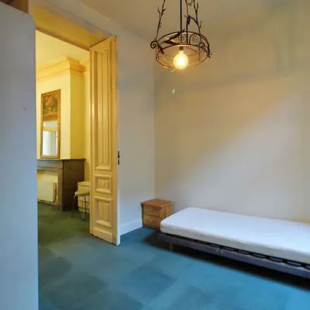 Rent this 2 bed apartment on Rue Saint-Jean Népomucène - Sint-Jan Nepomucenusstraat 12 in 1000 Brussels, Belgium
