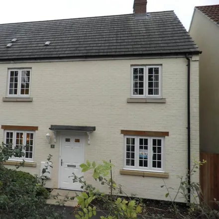 Rent this 3 bed duplex on Cuckoo Hill in Bruton, BA10 0AF