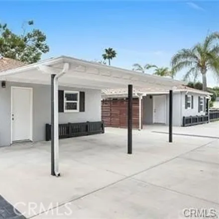 Rent this 2 bed house on 365 Walnut Street in Costa Mesa, CA 92627
