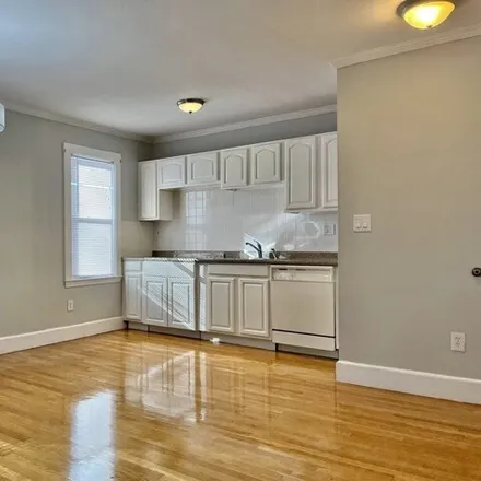 Image 3 - 84 Baker Avenue, Liberty Heights, Lexington, MA 02476, USA - Apartment for rent