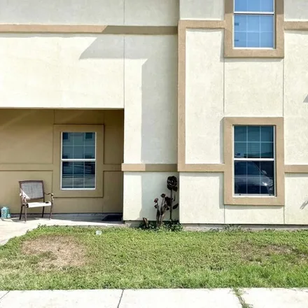 Rent this 3 bed condo on 1006 Ranchway Drive in Laredo, TX 78045