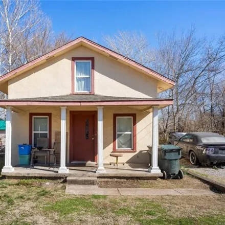 Buy this 2 bed house on 1082 North Sioux Avenue in Claremore, OK 74017