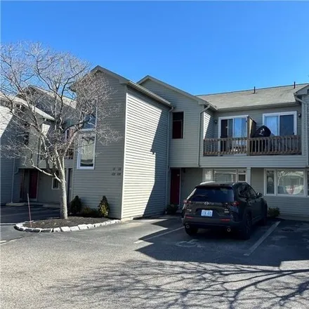 Image 3 - East opposite Foster, East Street, Cranston, RI 02886, USA - Condo for sale