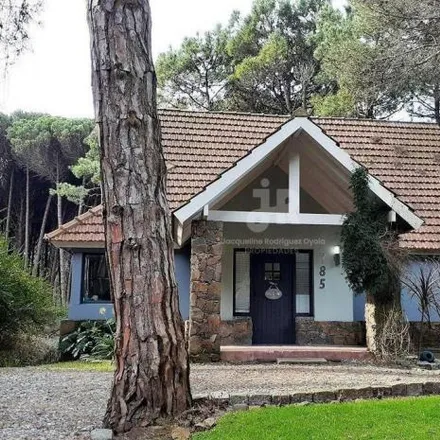 Rent this 4 bed house on Divisadero in Partido de Pinamar, 7169 Cariló