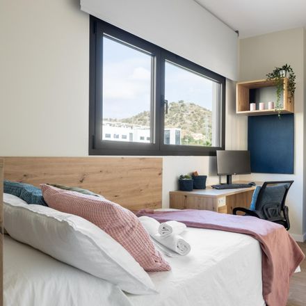 Rent this 5 bed room on Avenida Editor Ángel Caffarena in 29010 Málaga, Spain