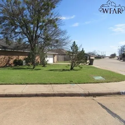Image 6 - 5761 Country Hollow, Wichita Falls, TX 76310, USA - House for sale