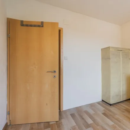 Rent this 5 bed room on Columbusgasse 55 in 1100 Vienna, Austria