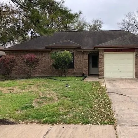 Rent this 3 bed house on 2424 Pebbledowne Circle in Sugar Land, TX 77478