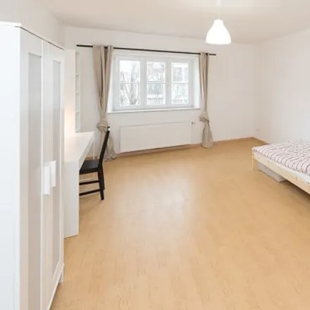 Rent this 3 bed room on Leopoldstraße 103 in 80802 Munich, Germany