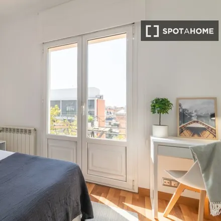 Rent this 5 bed room on Carrer del Milanesat in 25-27, 08001 Barcelona