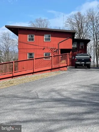 Rent this 4 bed house on High Knob Owners Association in Trent Trail Court, Warren County