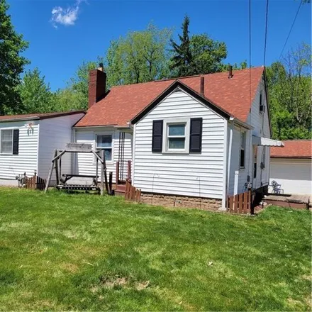 Buy this 3 bed house on 3522 Darwin Street Southwest in Genoa, Stark County
