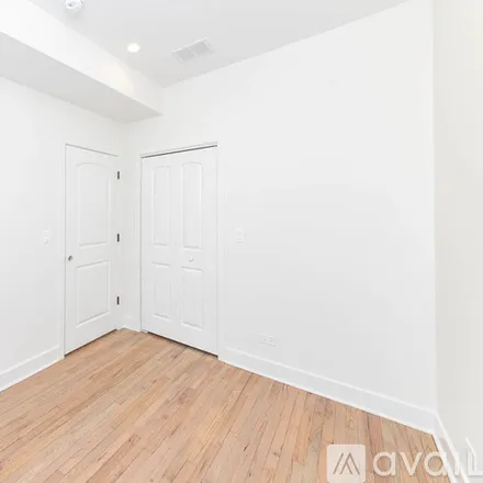 Image 9 - 2825 N Rockwell St, Unit 002 - Apartment for rent