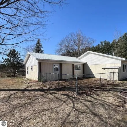 Image 6 - 6110 West Broadway, Caldwell Township, MI 49651, USA - House for sale