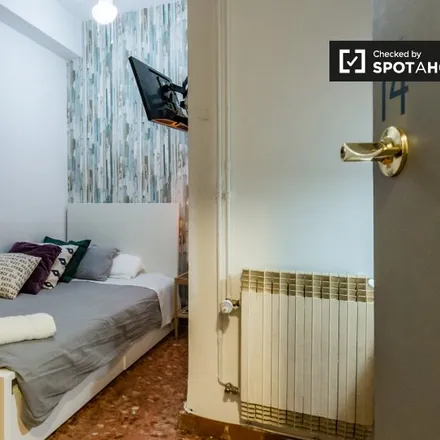 Rent this 18 bed room on The Barber Job in Carrer del Torrent de l'Olla, 08001 Barcelona