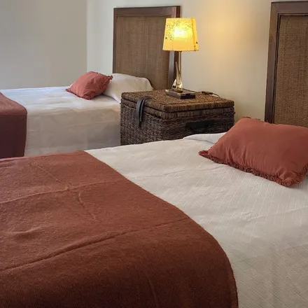 Rent this 4 bed house on Caldas da Rainha in Leiria, Portugal