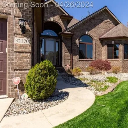 Image 3 - 32124 Bondie Drive, Brownstown Charter Township, MI 48173, USA - House for sale