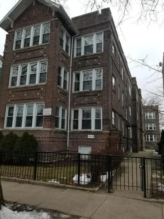 Rent this studio house on 4904-4908 North Magnolia Avenue in Chicago, IL 60640