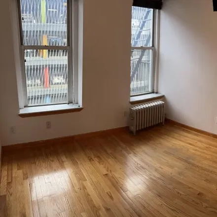 Image 4 - 115 Ludlow Street, New York, NY 10002, USA - House for rent