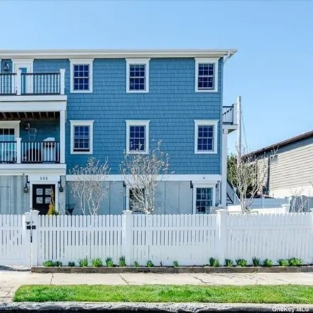 Image 1 - 555 Franklin Boulevard, City of Long Beach, NY 11561, USA - House for rent