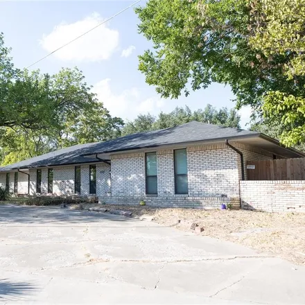 Buy this 4 bed house on 1102 Culver Street in Commerce, TX 75428