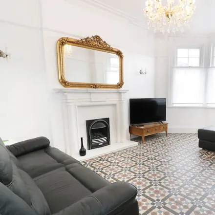 Rent this 6 bed townhouse on Llandudno in LL30 1DH, United Kingdom