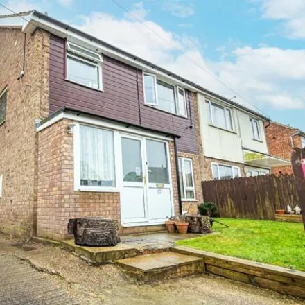 Buy this 4 bed duplex on Lincoln Drive in Barton-upon-Humber, DN18 6DG