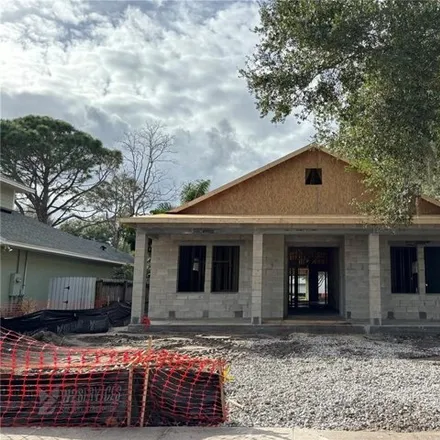 Buy this 4 bed house on 1101 Kenwood Avenue in Winter Park, FL 32789