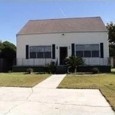Rent this 4 bed house on 1243 Bartholomew Street in Bywater, New Orleans
