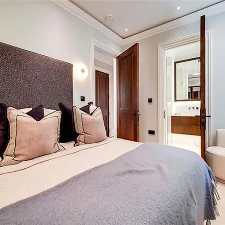 Image 2 - Elsham Road, London, W14 8DQ, United Kingdom - Apartment for rent