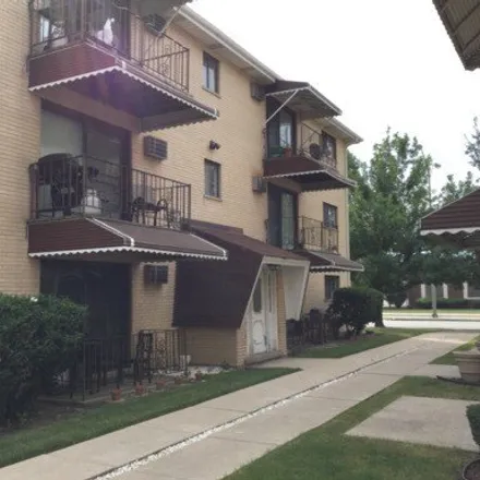 Rent this 2 bed condo on 6330 West 65th Street in Chicago, IL 60638