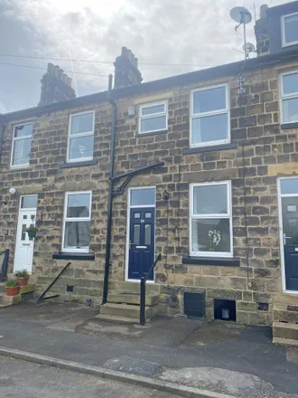 Rent this 2 bed townhouse on North View in Menston, LS29 6JU