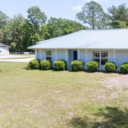 Buy this 3 bed house on 405 Southwest Cessna Court in Lake City, FL 32025